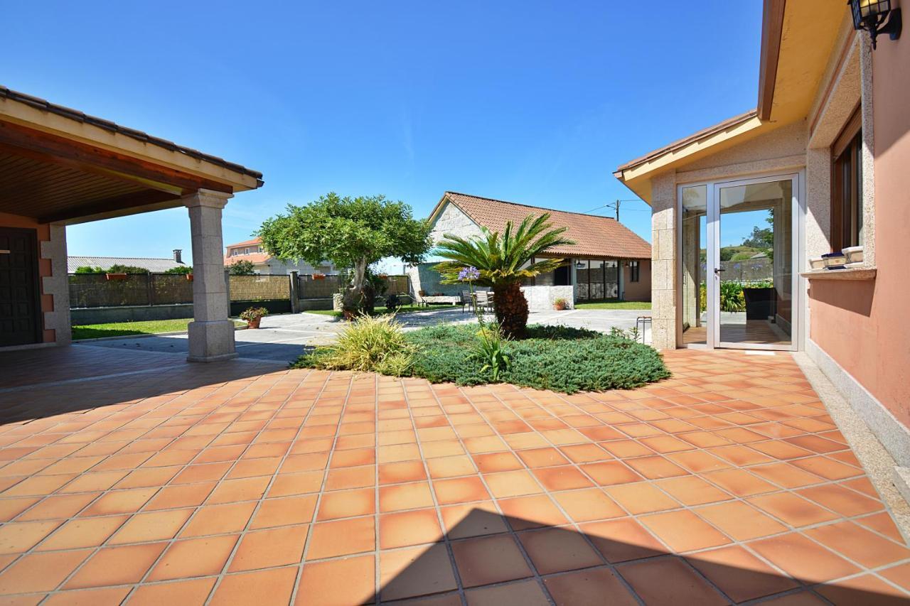 Galihost - Casa Con Precioso Jardin En Vilanova De Arousa Екстер'єр фото